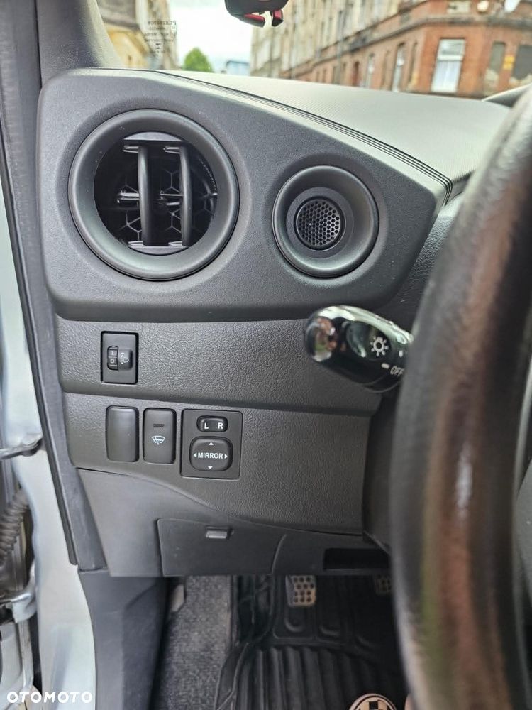 Daihatsu Materia - 17