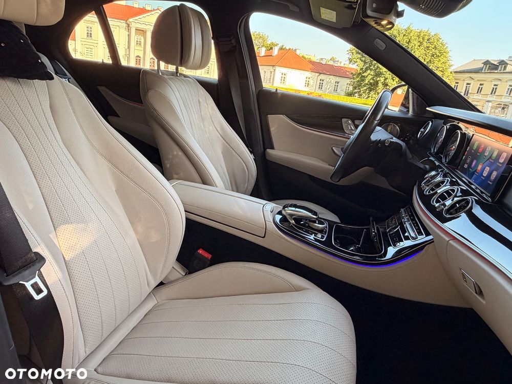 Mercedes-Benz Klasa E 300 9G-TRONIC - 19