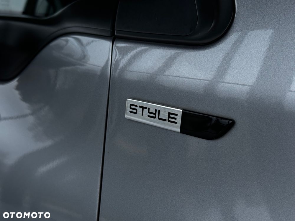 Peugeot 2008 1.6 BlueHDi Style - 13