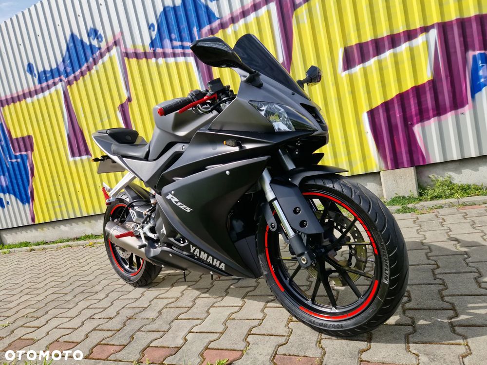 Yamaha YZF - 1