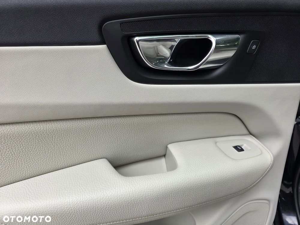Volvo XC 60 T5 AWD Inscription - 25