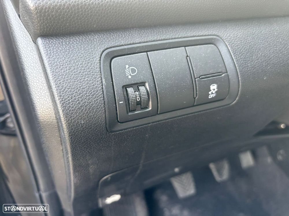 Hyundai i20 1.1 CRDi Access+Bluetooth+Comandos no Volante - 17