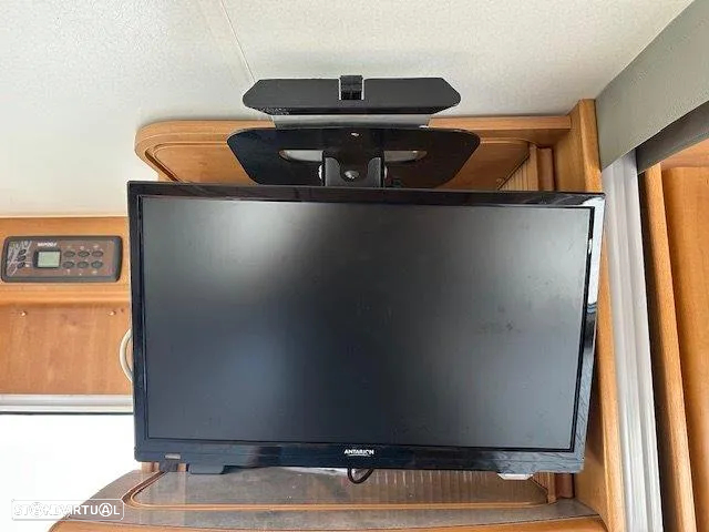 Rapido Serie 9m 985F  Cama Garagem - 16