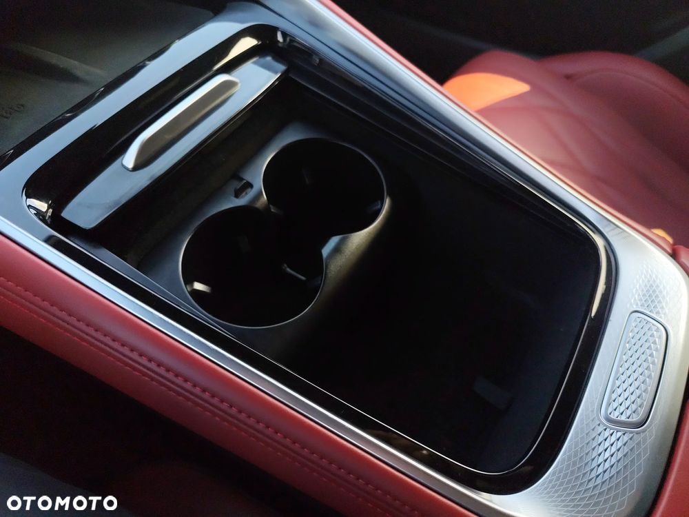 Omoda 9 1.5 Super Hybrid Exclusive AWD - 23