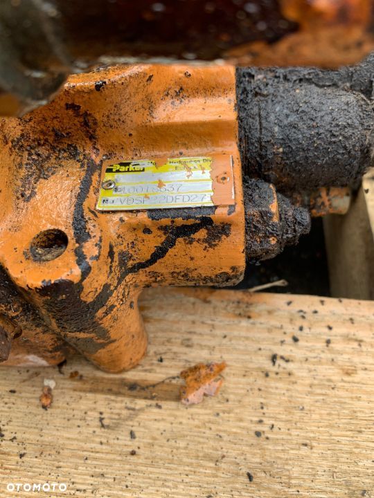 VDSP22DFD271 Parker Rozdzielacz hydrauliczny 3 sekcyjny CASE 580, 10018637 - 4