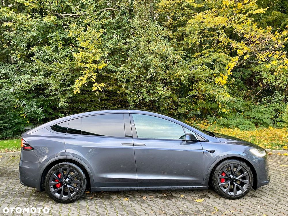 Tesla Model X - 3