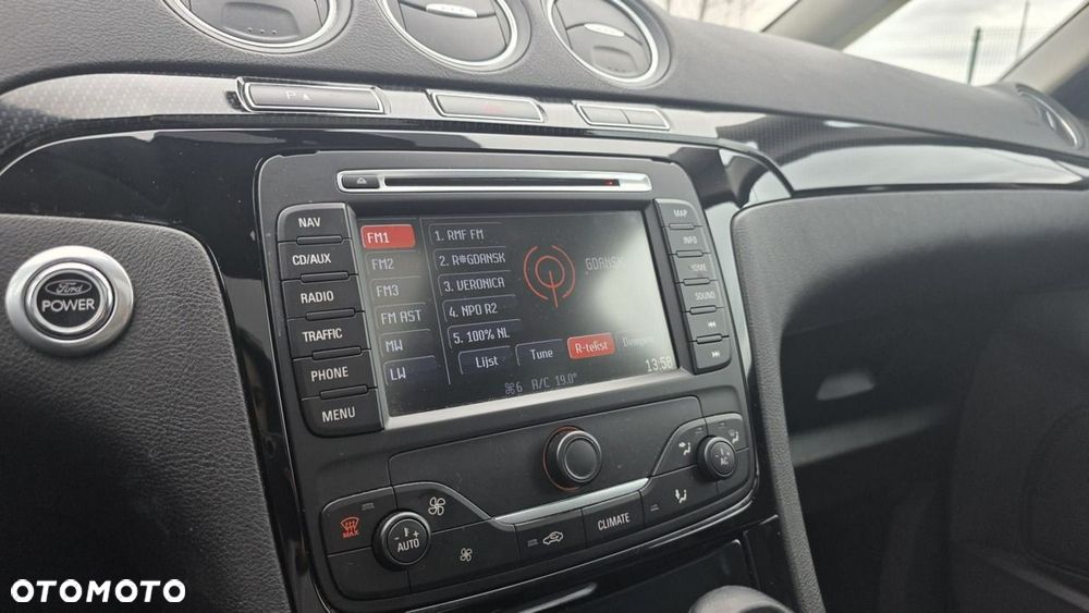 Ford S-Max - 13