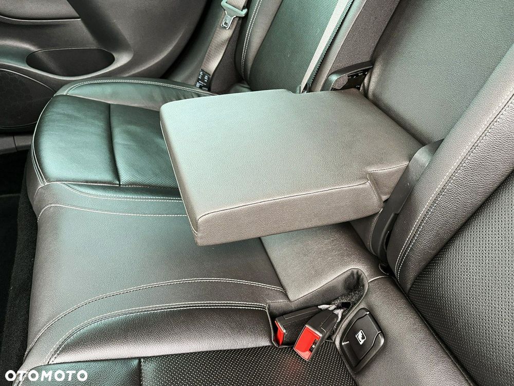 Opel Astra 1.6 Turbo Start/Stop Sports Tourer Dynamic - 34