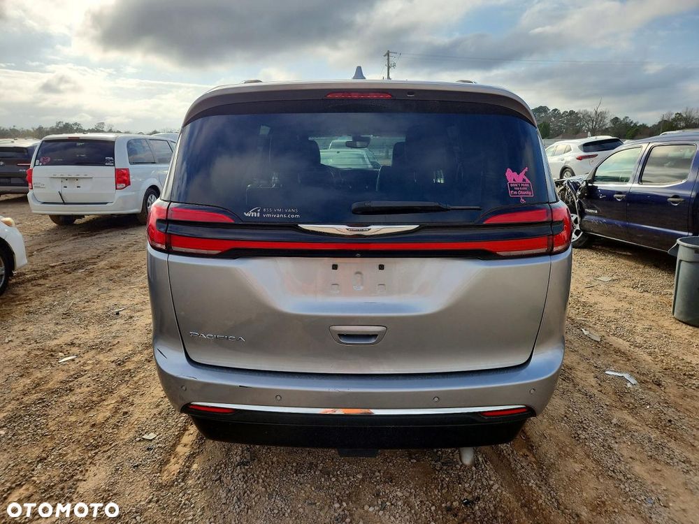 Chrysler Pacifica - 7
