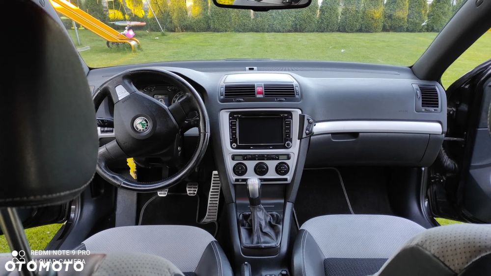 Skoda Octavia 2.0 TDI RS - 10