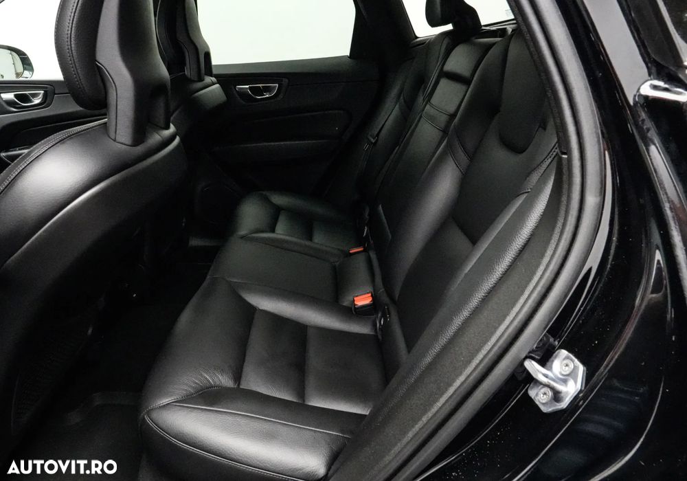 Volvo XC 60 B5 MHEV AWD Inscription - 16