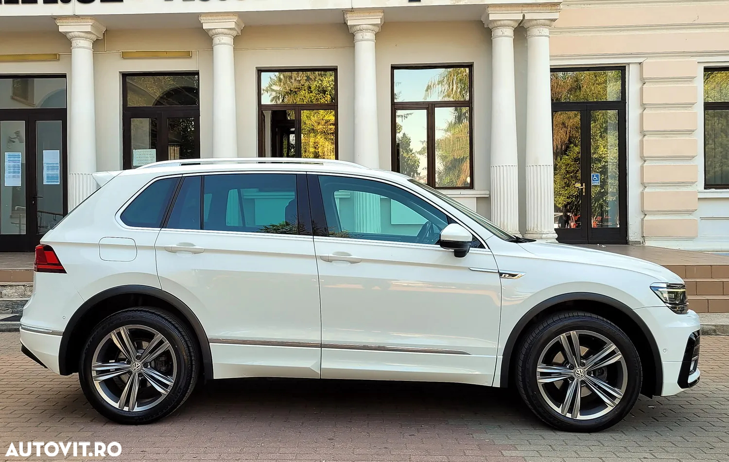 Volkswagen Tiguan - 3