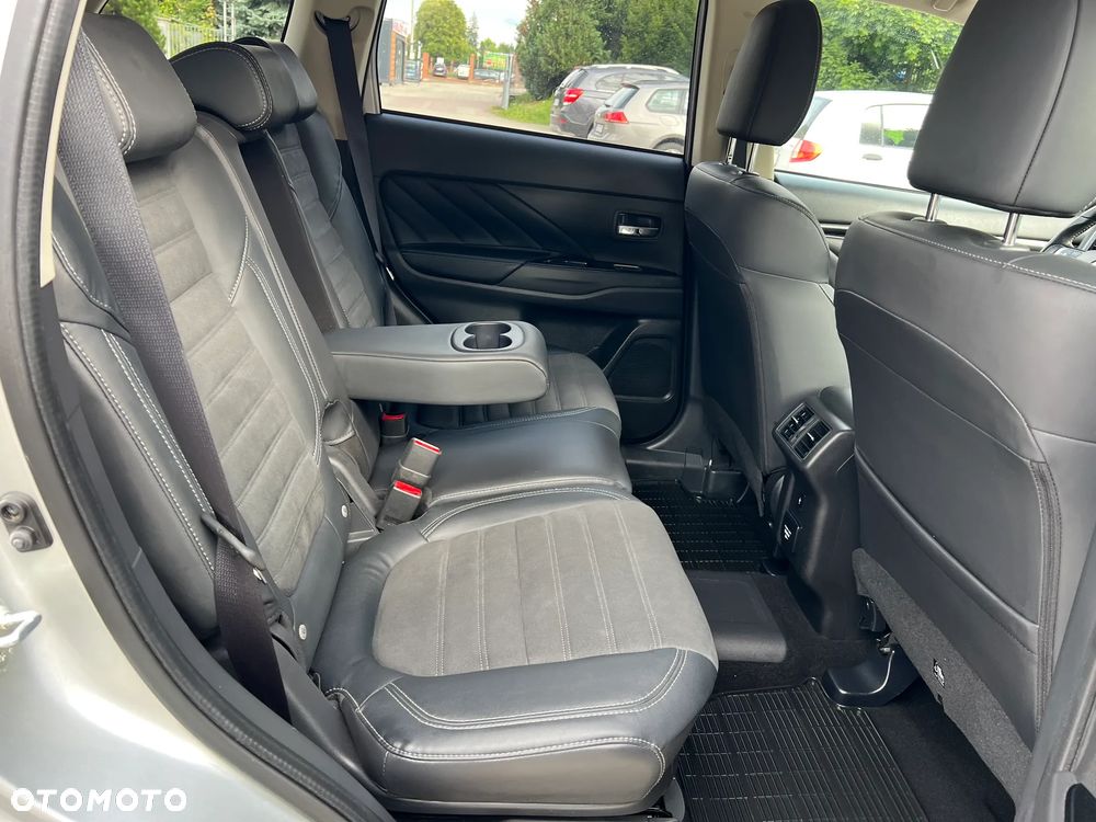 Mitsubishi Outlander 2.4 4WD Diamant+ - 14