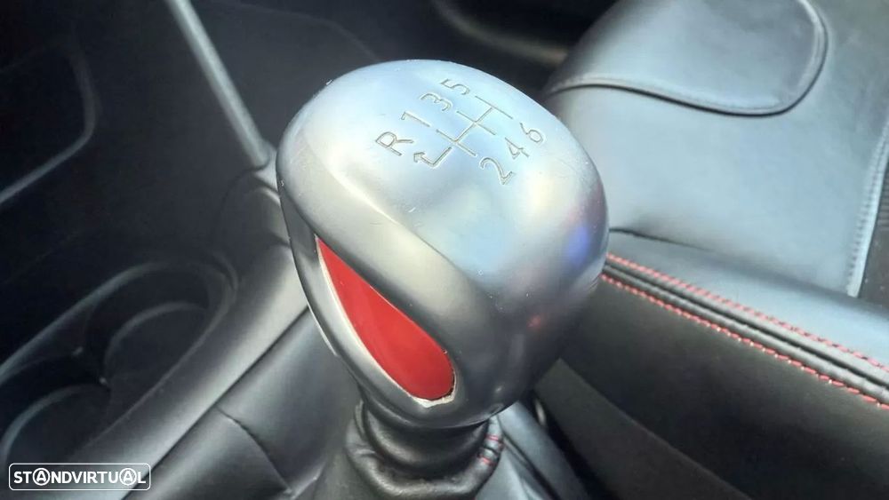 Peugeot 208 1.6 e-THP GTi - 37