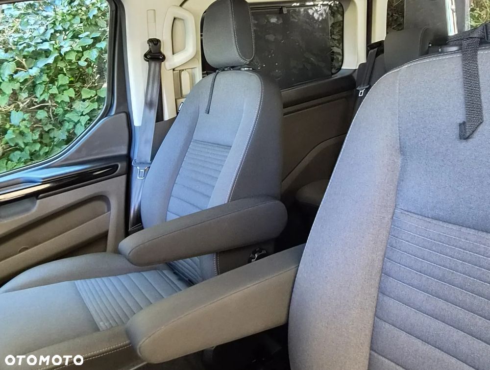 Ford Tourneo Custom 2.0 EcoBlue L2 Titanium - 9