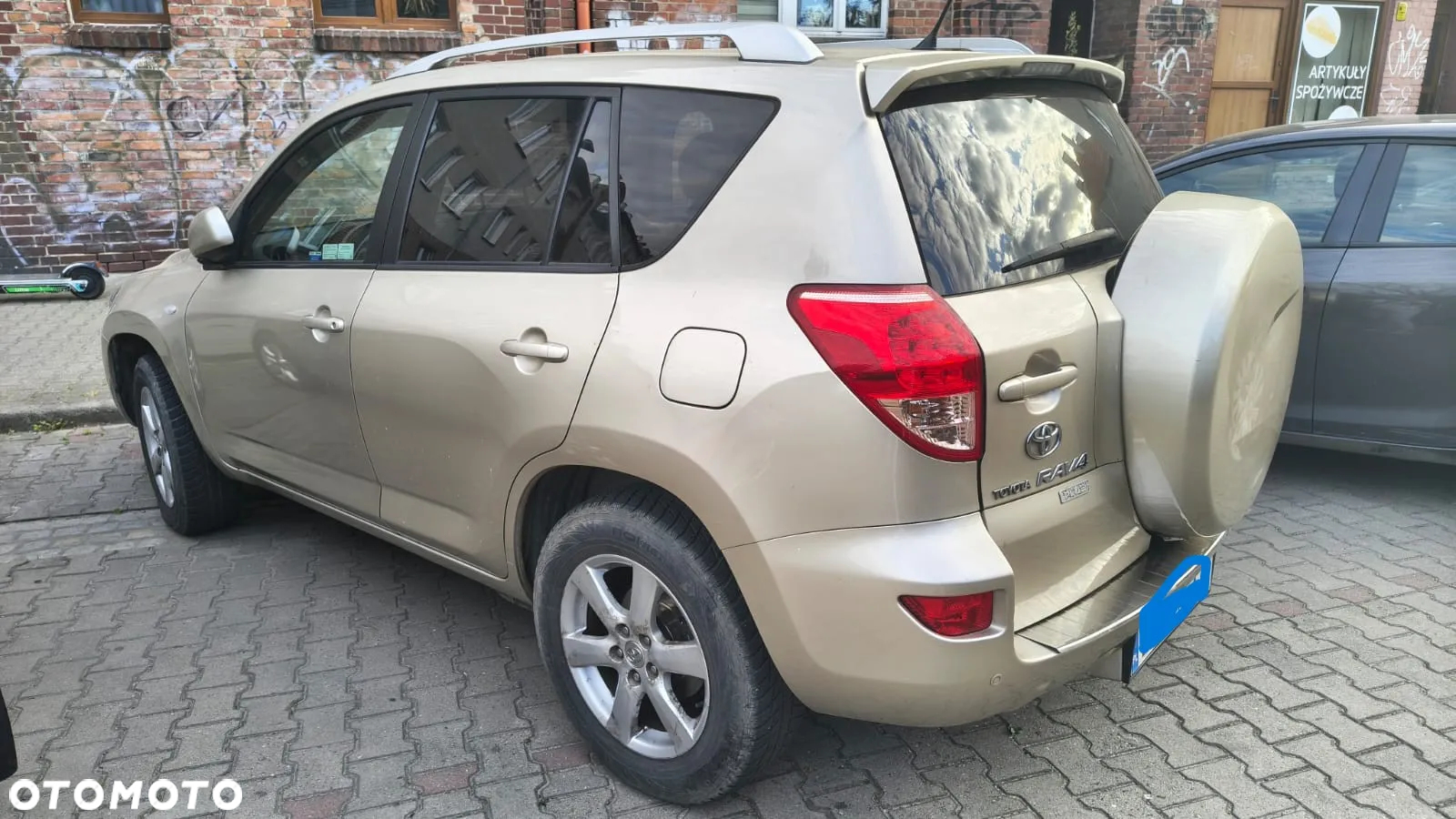 Toyota RAV4 - 4