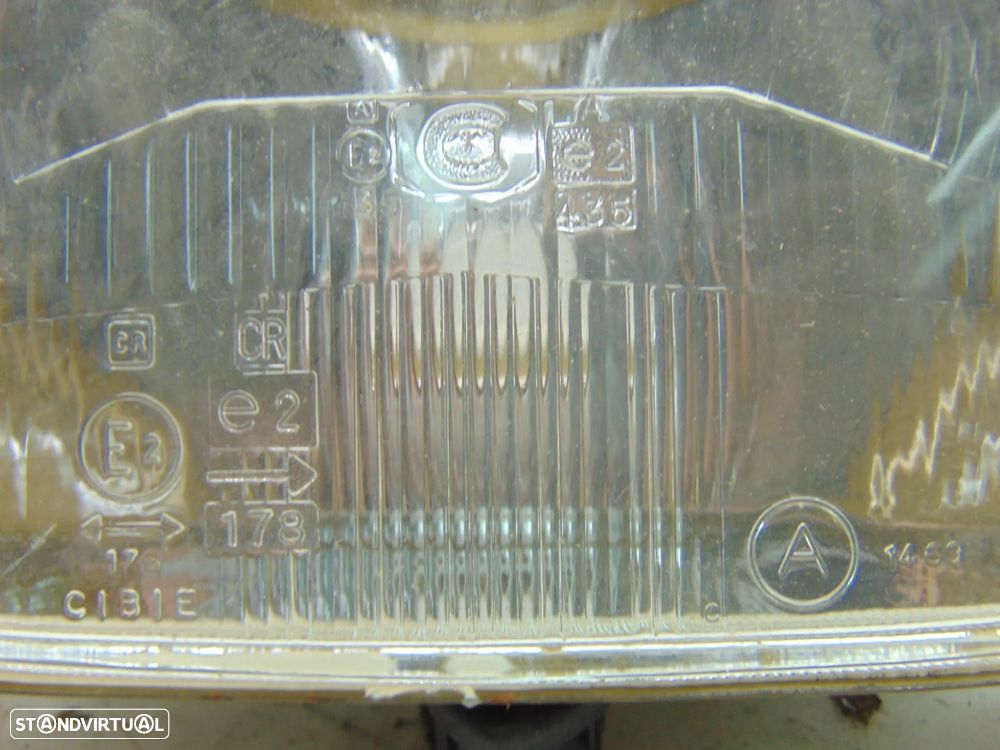 Peugeot 204 faróis - 6