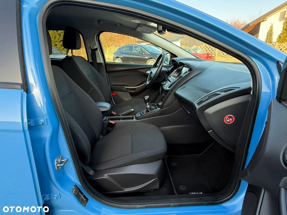 Ford Focus - 33