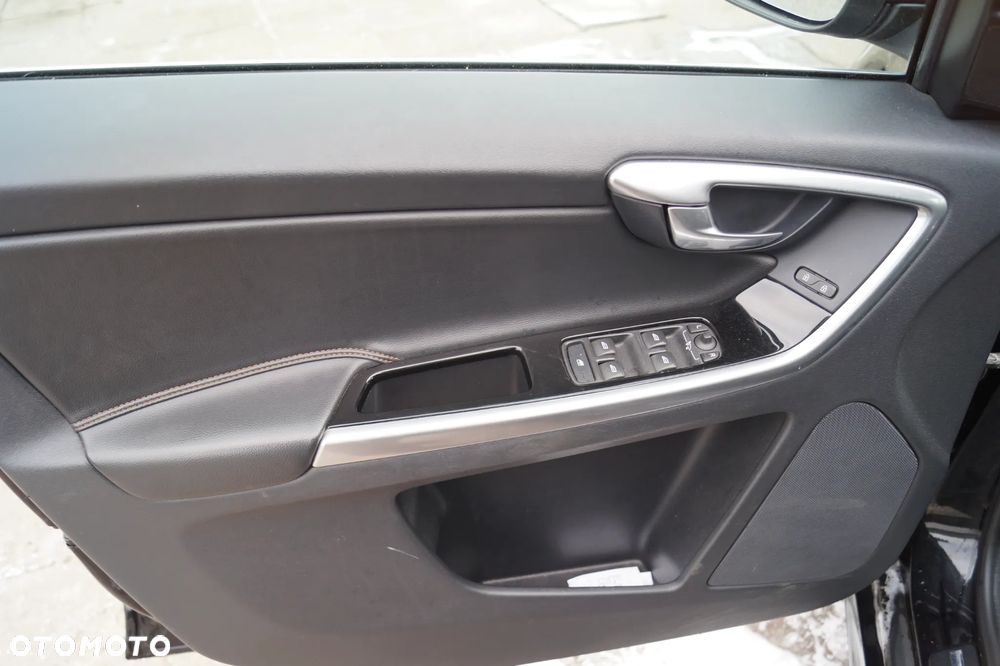 Volvo XC 60 D3 Drive-E Momentum - 15