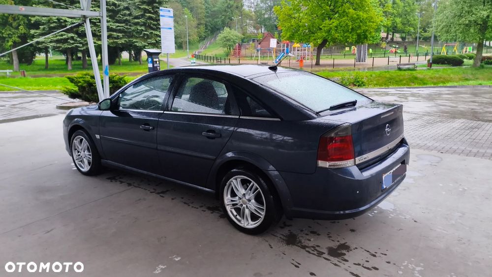 Opel Vectra 1.9 CDTI DPF Cosmo - 4