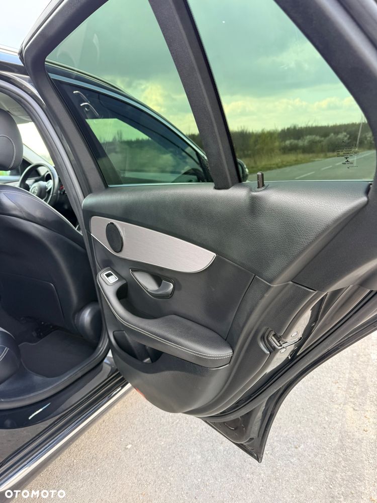 Mercedes-Benz Klasa C 220 d 4Matic 9G-TRONIC Avantgarde - 16