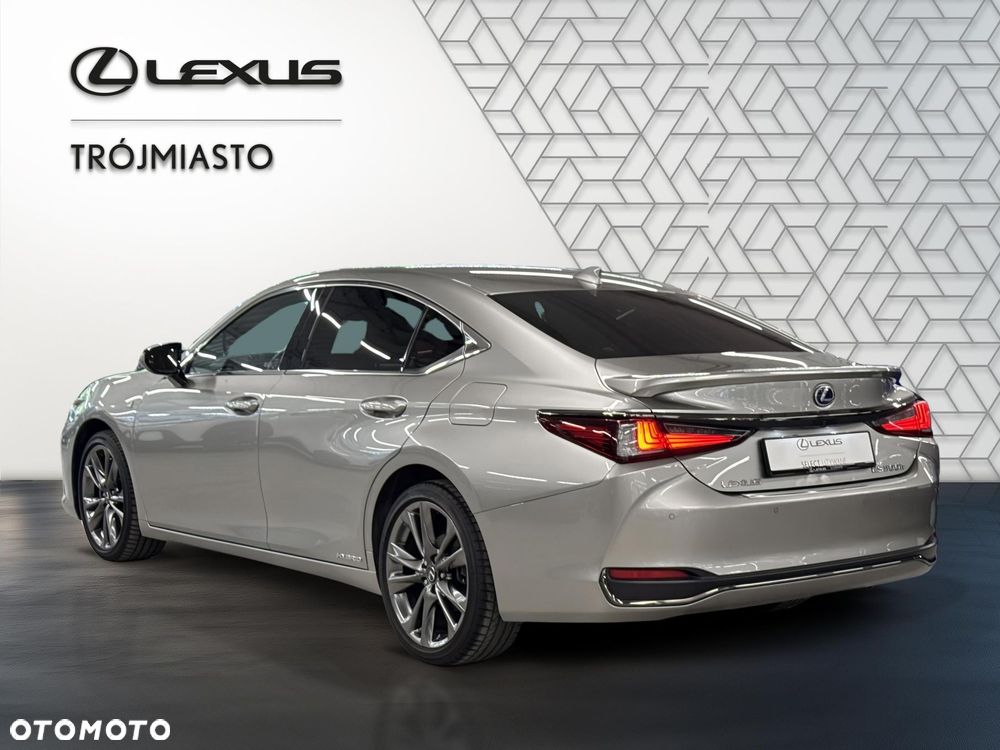 Lexus ES 300h F Sport Edition - 4