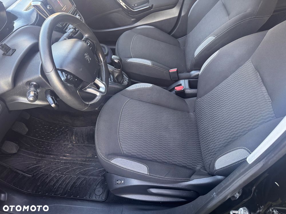 Peugeot 208 1.2 VTi Allure - 6