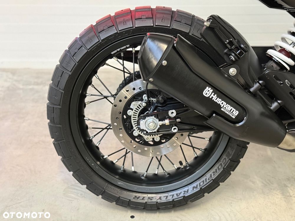 Husqvarna Svartpilen - 15