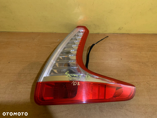 Renault Grand Scenic III Lampa prawa tylna