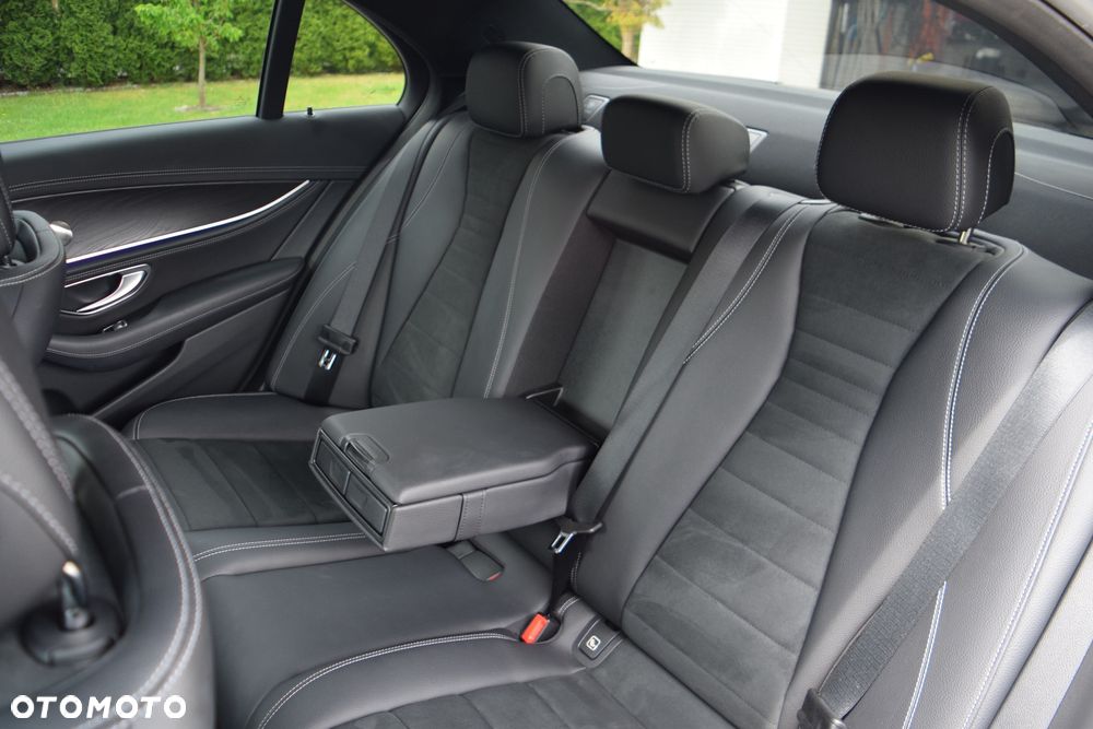 Mercedes-Benz Klasa E 220 d 4-Matic AMG/Avantgarde - 26