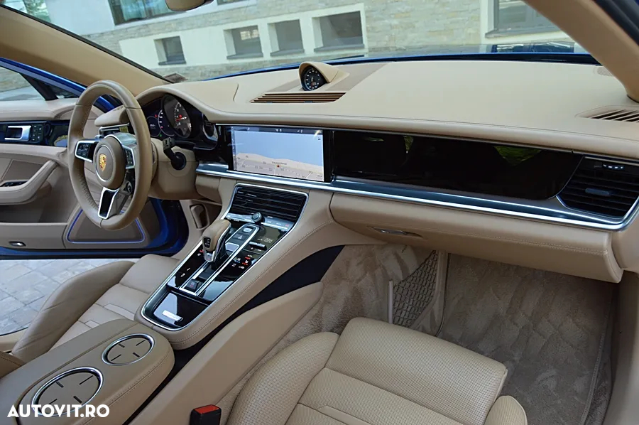 Porsche Panamera 4 - 28