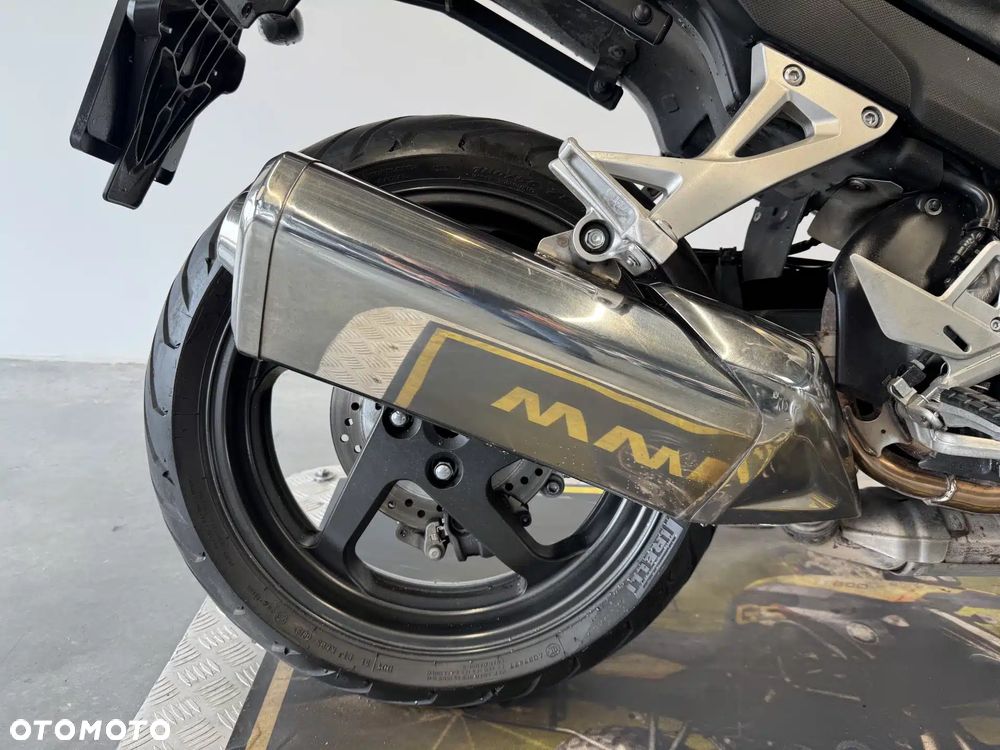 Honda VFR - 15