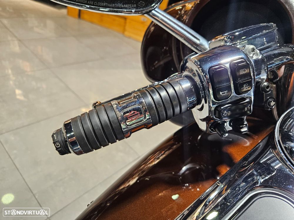 Harley-Davidson Ultra Limited CVO - 10