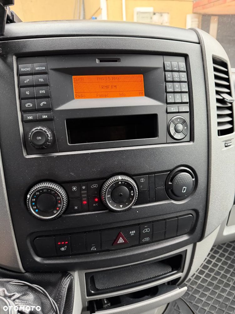 Mercedes-Benz Sprinter - 9