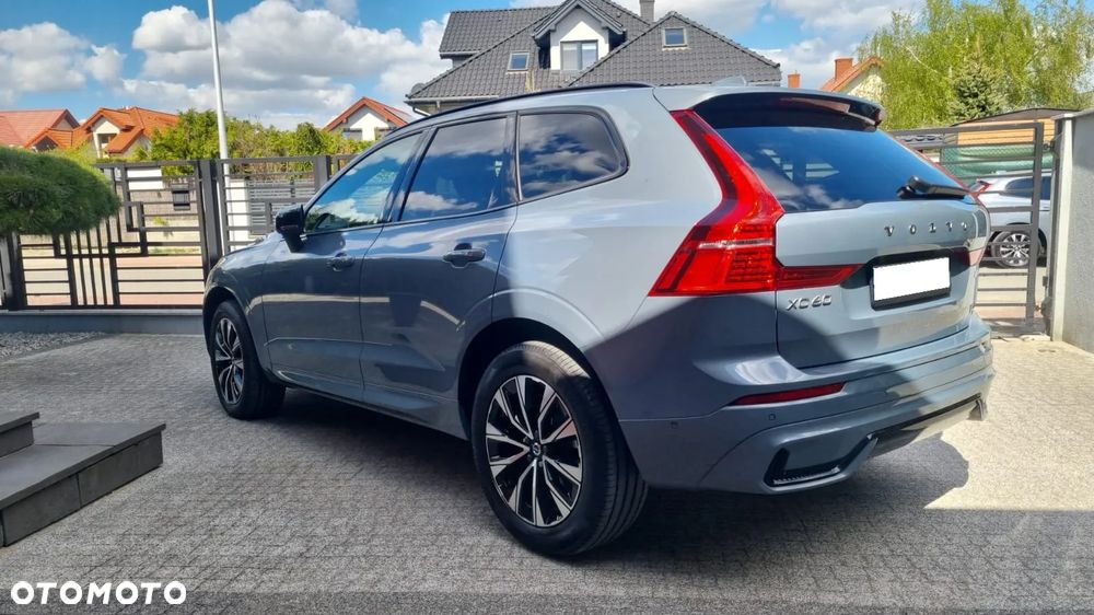 Volvo XC 60 B4 D AWD Plus Dark - 8