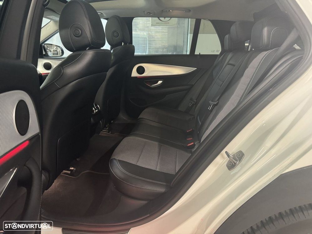 Mercedes-Benz E 220 d 4-Matic All Terrain Avantgarde + — fotografia 30