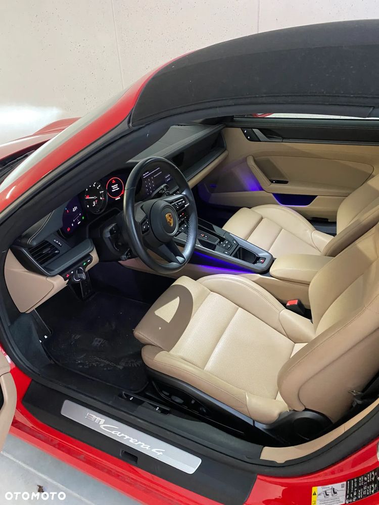 Porsche 911 Carrera 4 Cabrio - 5