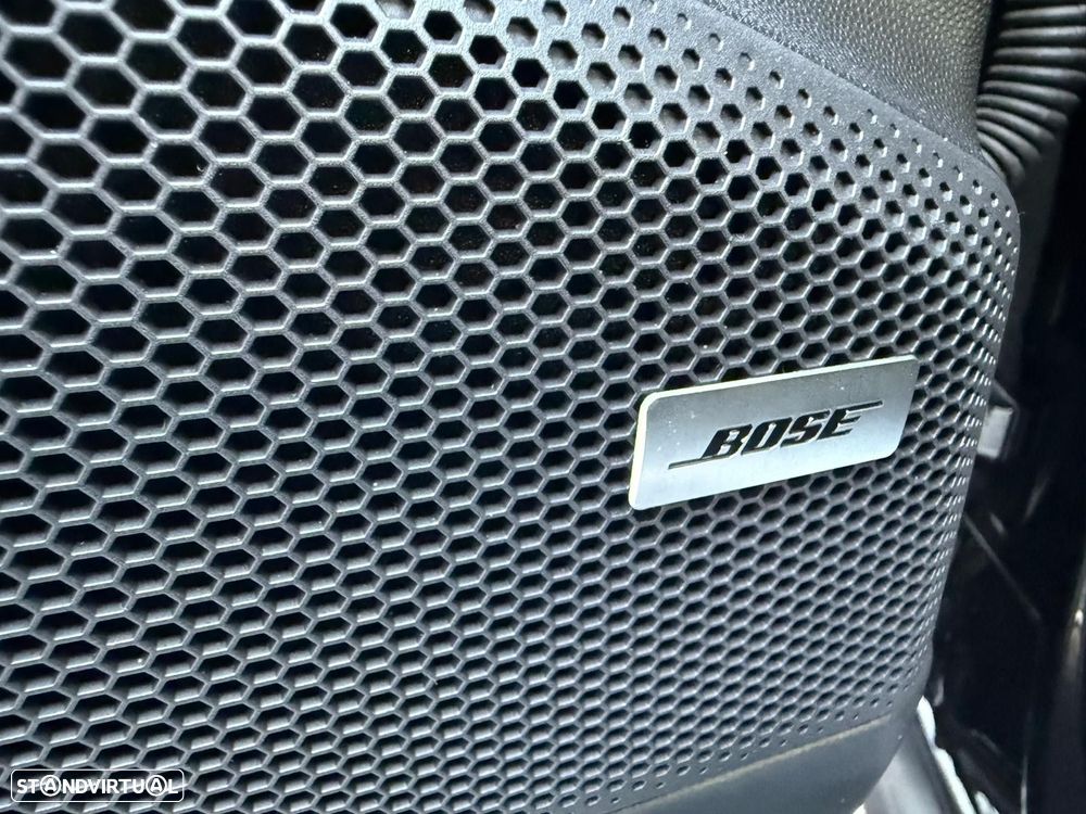 Porsche Macan Electric 4 - 35