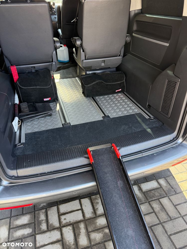 Volkswagen Multivan - 23