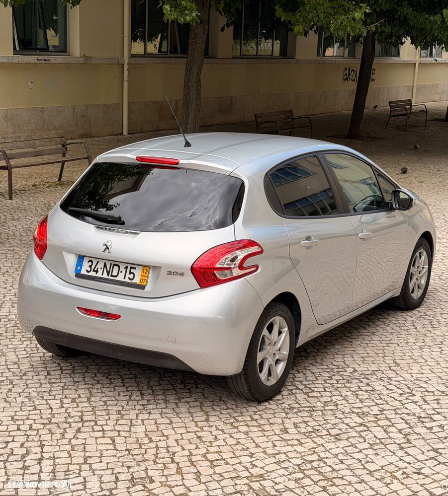 Peugeot 208 1.2 VTi Allure - 53