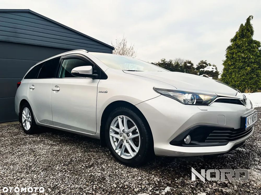 Toyota Auris 1.8 HSD Prestige - 4