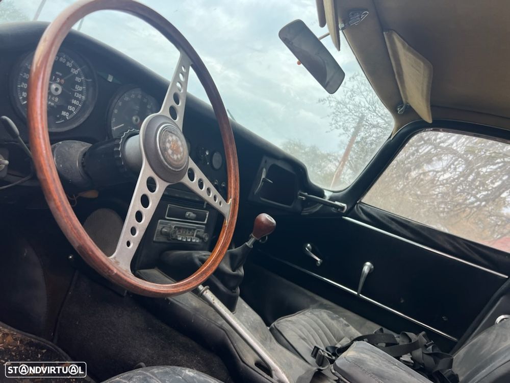 Jaguar E-Type - 15