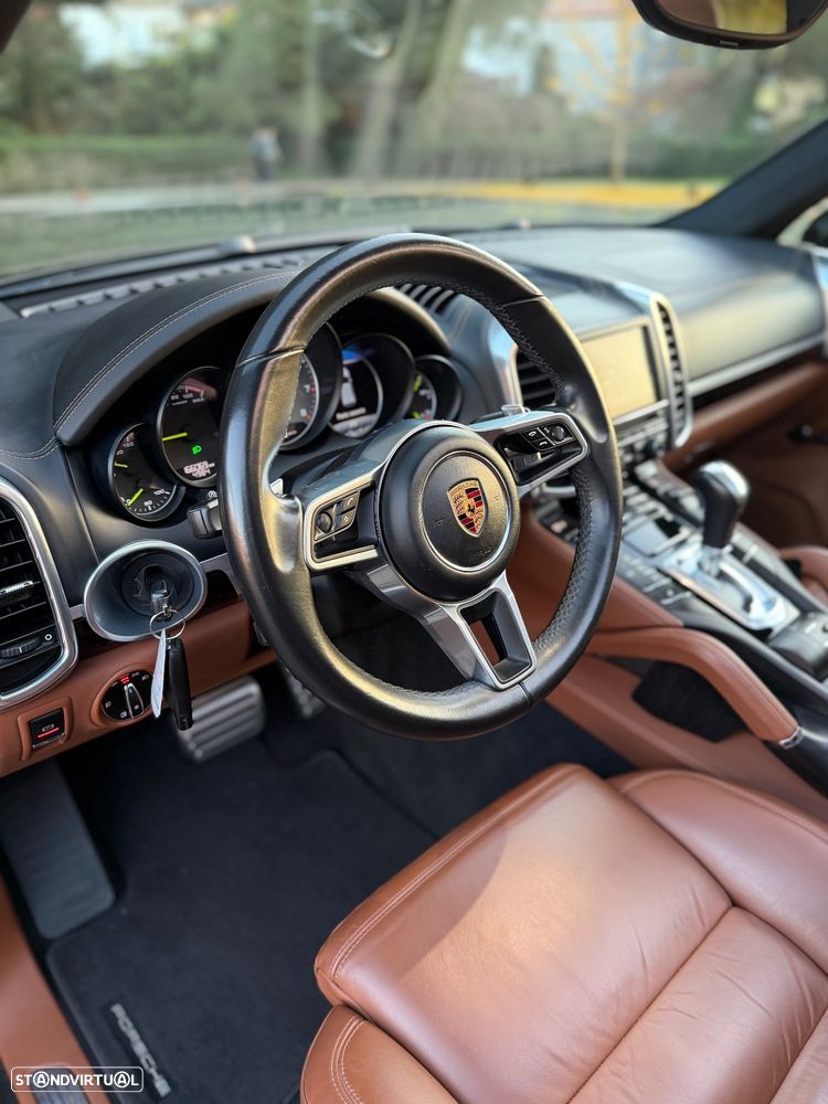 Porsche Cayenne S Hybrid Tiptronic S - 30