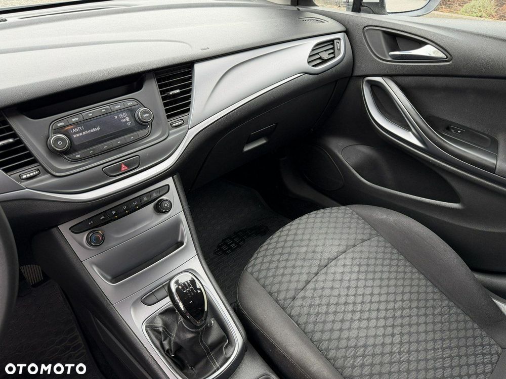 Opel Astra 1.6 CDTI Essentia - 28
