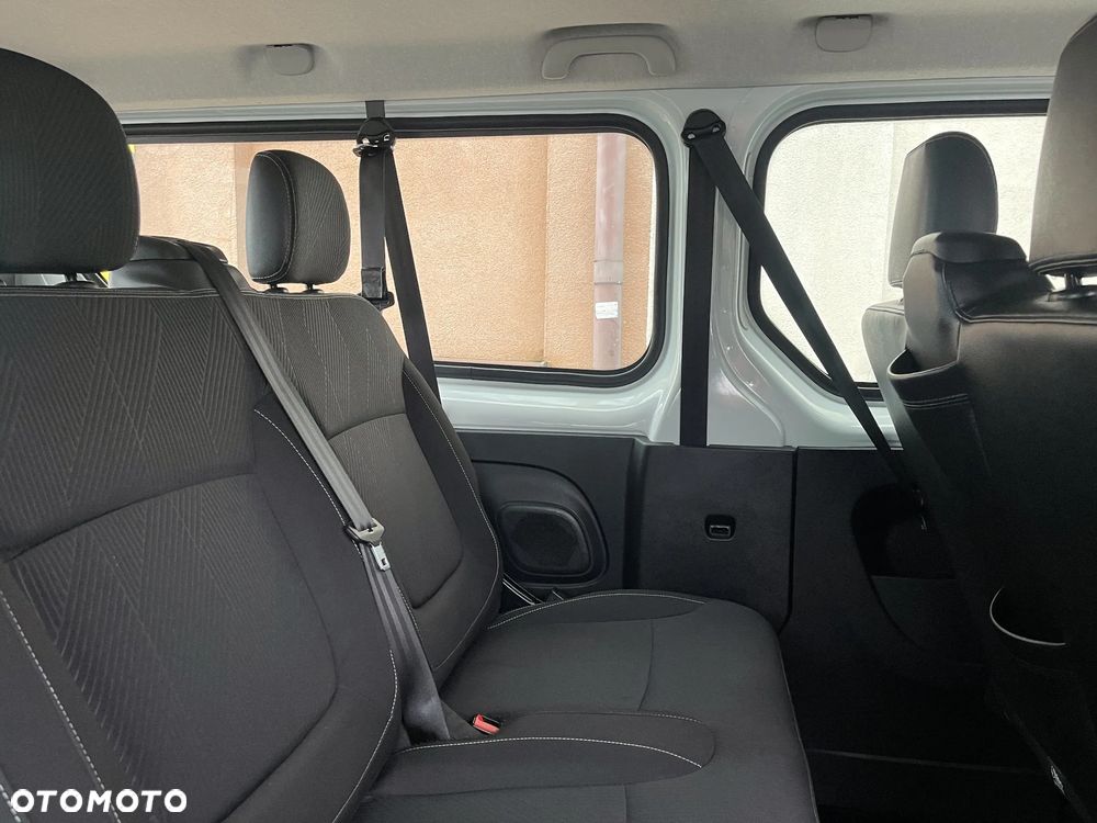 Nissan Trafic Vivaro 9-OSOBOWY - 26