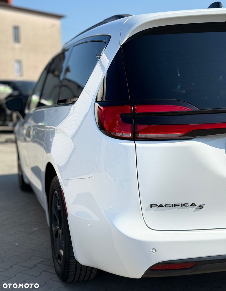 Chrysler Pacifica - 13