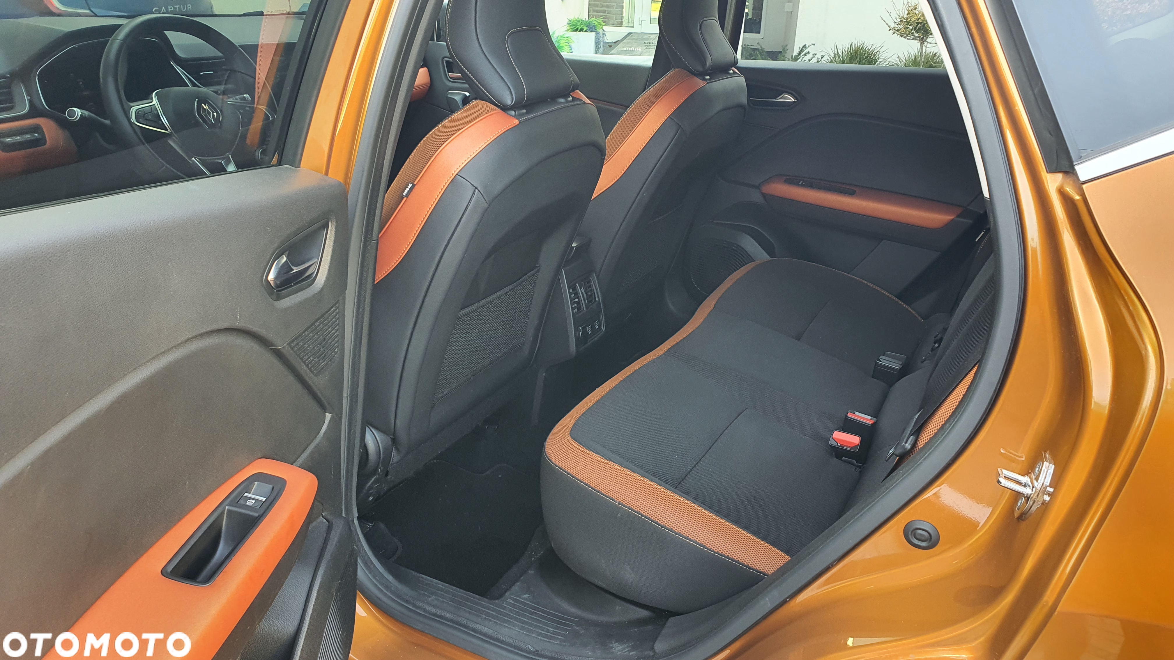 Renault Captur E-TECH PLUG-in 160 INTENS - 14