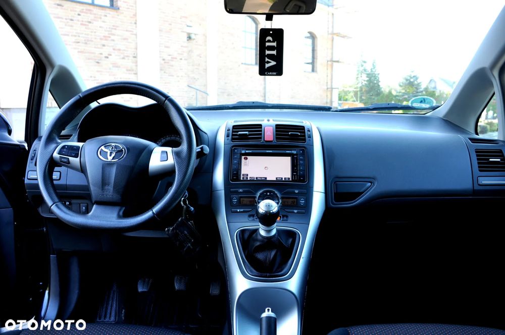 Toyota Auris - 31
