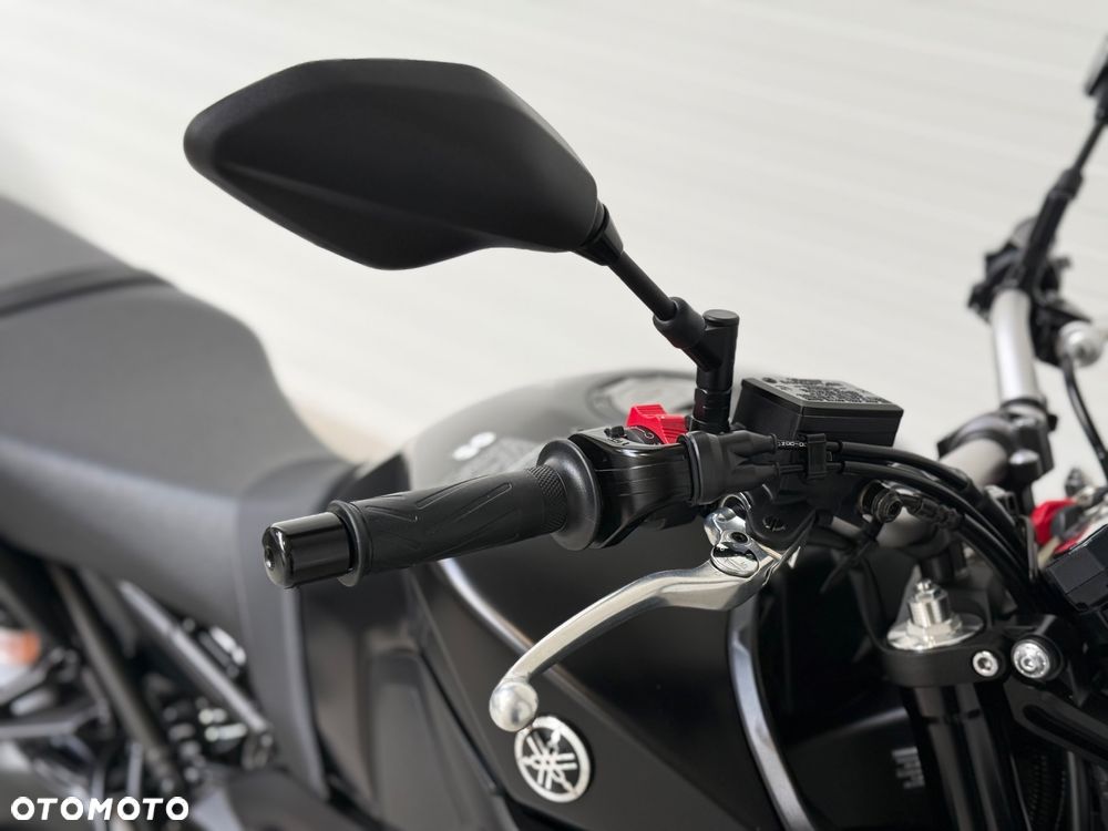 Yamaha MT - 12
