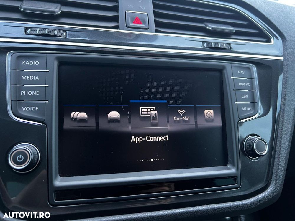 Volkswagen Tiguan - 23